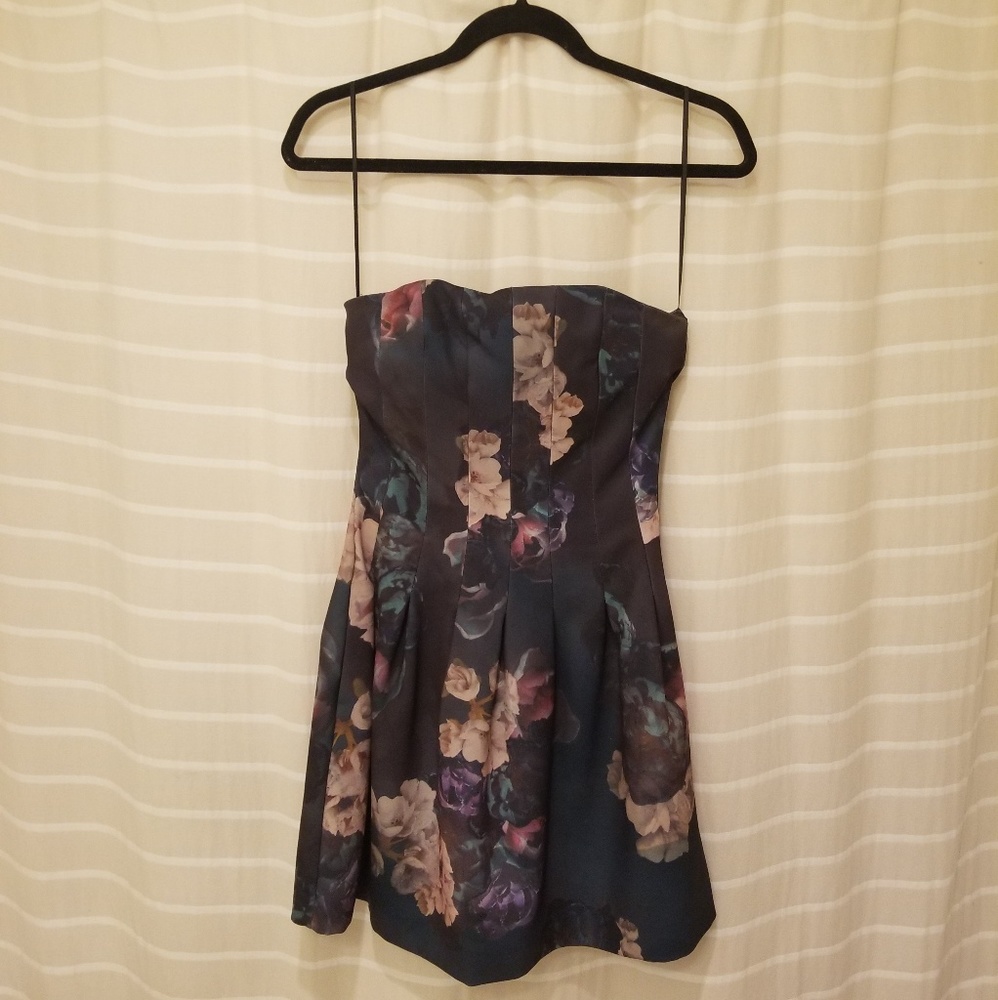 H&M Strapless Floral Dress with Pockets!